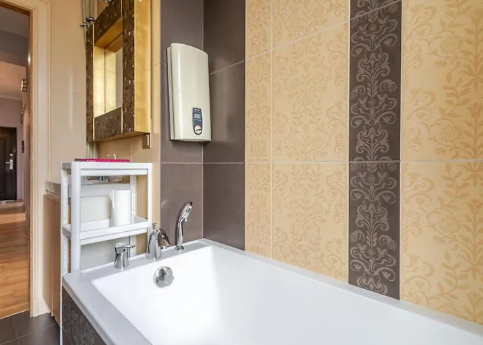 Raciborska Urban By Bookinghost شقة كاتوفيتسه